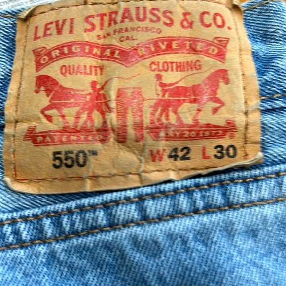 Levi’s brand denim men’s 550 jeans. Size 42 x 30.  Great condition - Picture 4 of 9